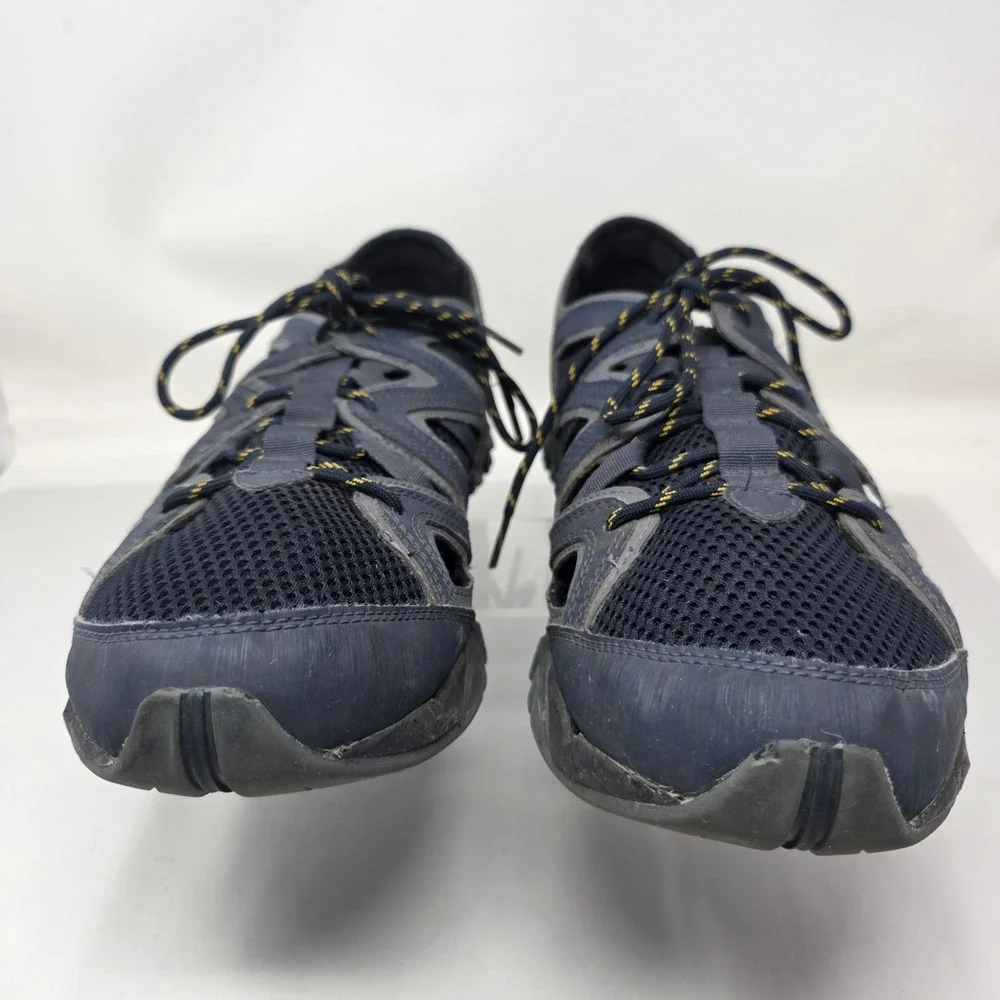 Merrell ships from